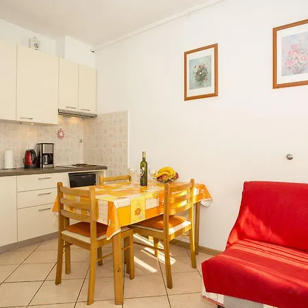 Apartment Silvana 51 *